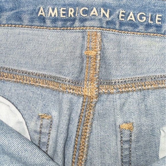 ~american eagle Women's Distressed Blue Jeans - Picture 5 of 6